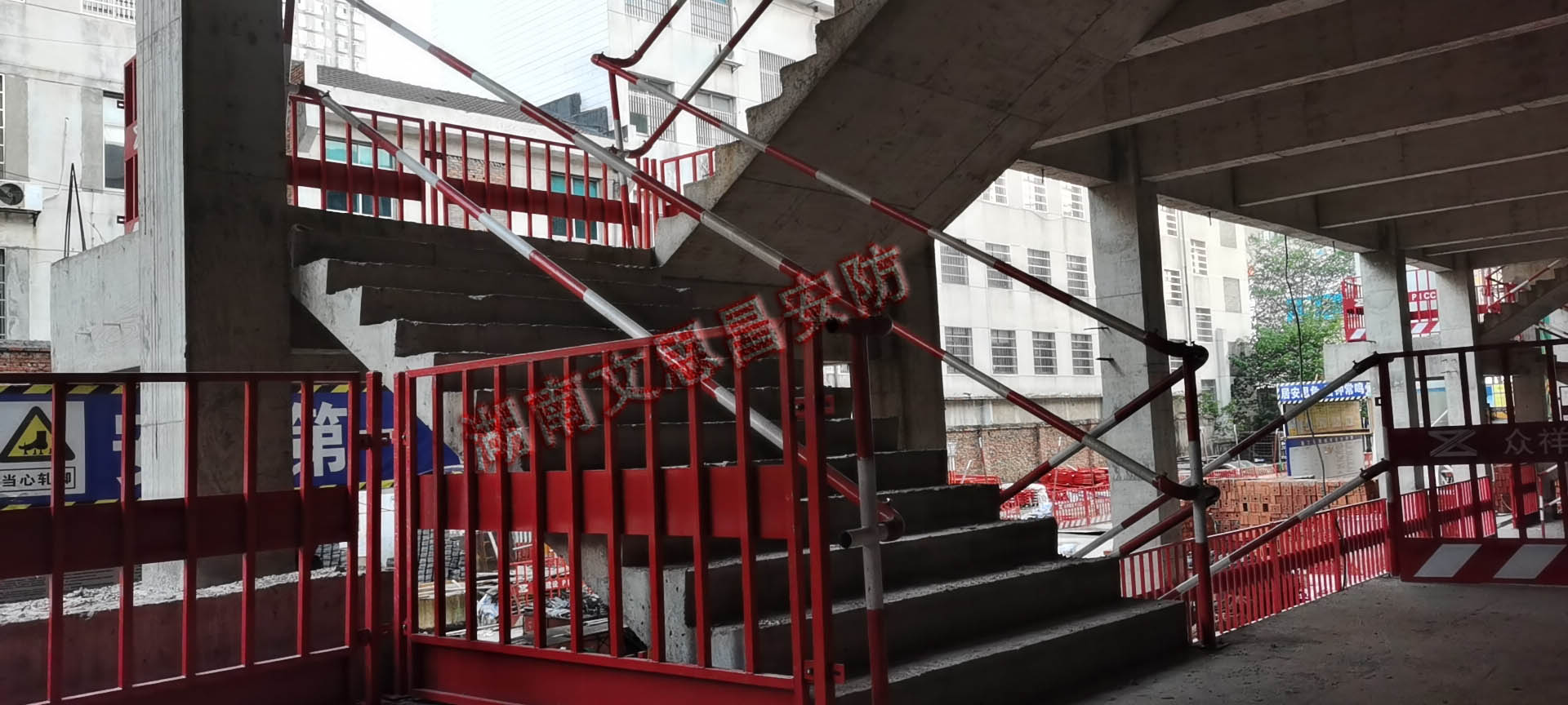 湖南文思昌制管有限公司,臨邊防護(hù)欄,建筑安防設(shè)施廠家,安全體驗(yàn)館,VR虛擬體驗(yàn)館,施工電梯門,VR體驗(yàn)館,鋼筋加工棚,卸料平臺(tái),施工電梯安全門,